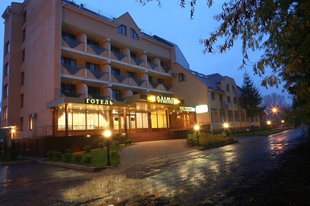 Olymp Hotel Uzhhorod Bagian luar foto